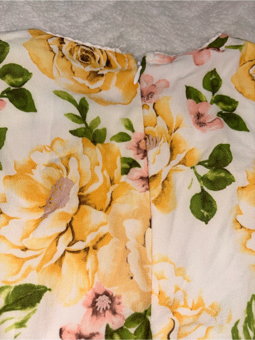 🧸 Disney Princess Belle Floral Yellow, Cream & Pink with Cut-Out Detail - Picture 5 of 7